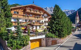 Hotel Garni Concordia - Dolomites Home
